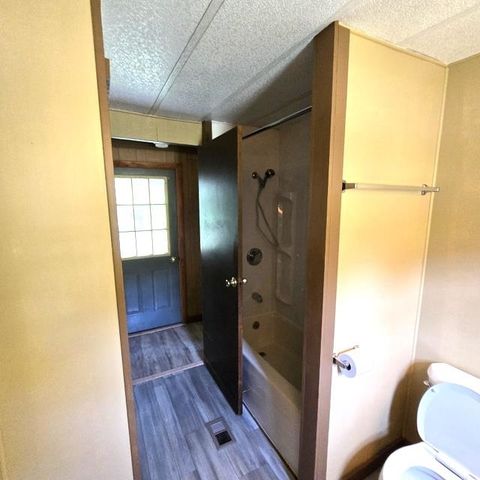 30 Players Lane, Lyndon, VT 05851