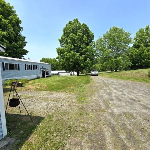 30 Players Lane, Lyndon, VT 05851