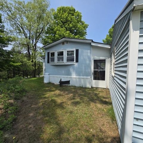 30 Players Lane, Lyndon, VT 05851