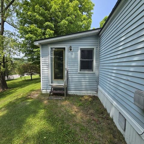 30 Players Lane, Lyndon, VT 05851