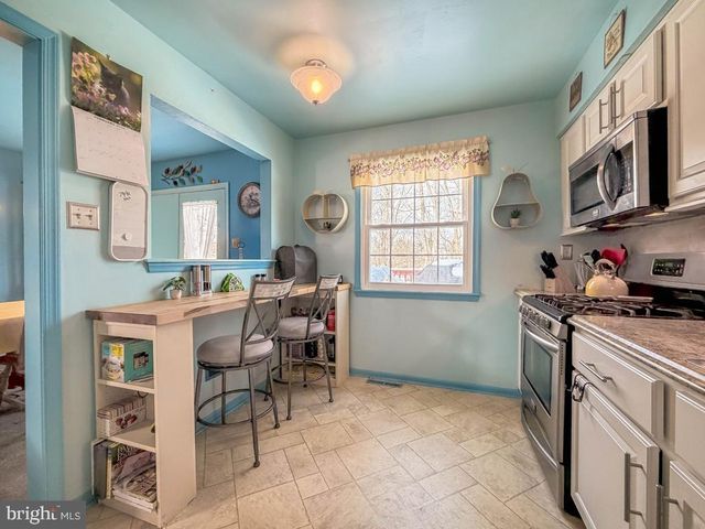 217 JONATHAN DR, North Wales, PA 19454