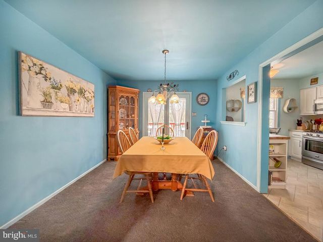 217 JONATHAN DR, North Wales, PA 19454