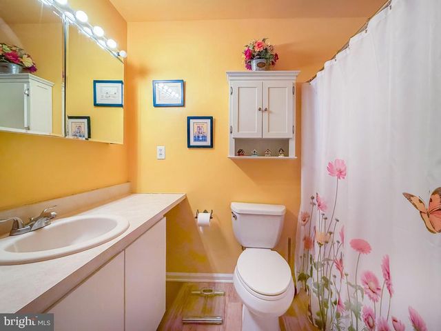 217 JONATHAN DR, North Wales, PA 19454