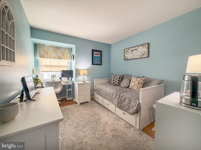 217 JONATHAN DR, North Wales, PA 19454