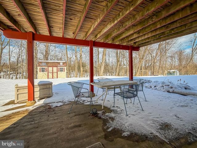 217 JONATHAN DR, North Wales, PA 19454