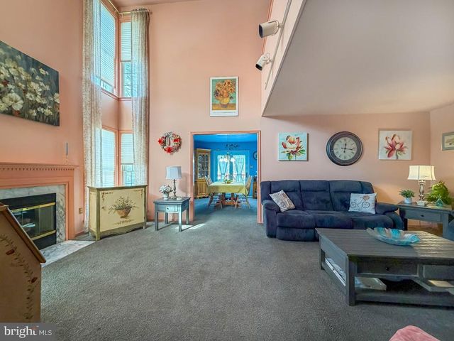 217 JONATHAN DR, North Wales, PA 19454