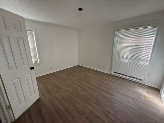 2952 Bardwell Avenue, Dallas, TX 75216