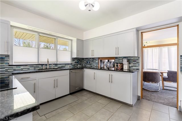 144 44th Street NW, Canton, OH 44709