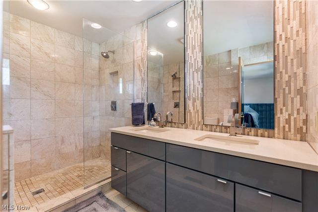 144 44th Street NW, Canton, OH 44709