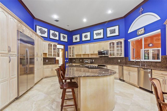 11825 S Mitchell Manor Cir, Pinecrest, FL 33156