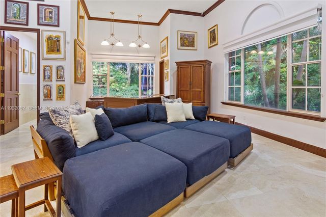 11825 S Mitchell Manor Cir, Pinecrest, FL 33156