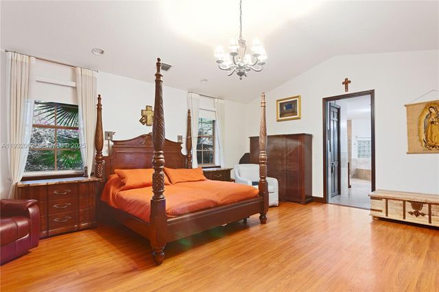 11825 S Mitchell Manor Cir, Pinecrest, FL 33156