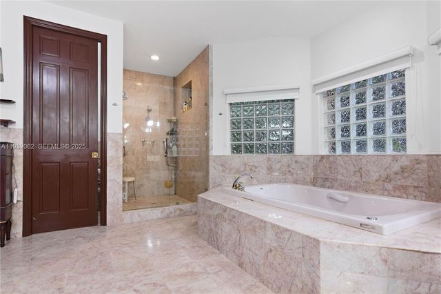 11825 S Mitchell Manor Cir, Pinecrest, FL 33156