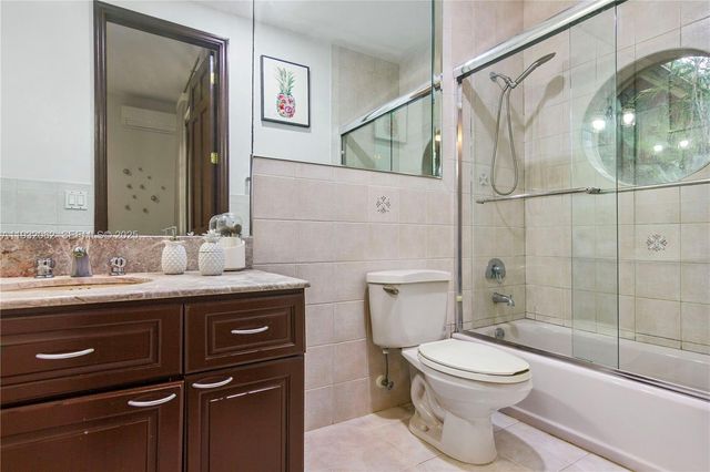 11825 S Mitchell Manor Cir, Pinecrest, FL 33156