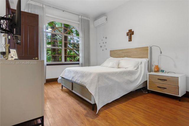 11825 S Mitchell Manor Cir, Pinecrest, FL 33156