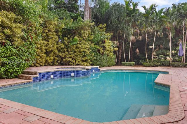 11825 S Mitchell Manor Cir, Pinecrest, FL 33156