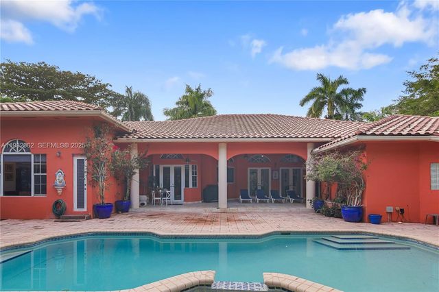 11825 S Mitchell Manor Cir, Pinecrest, FL 33156