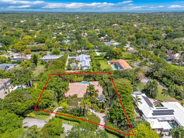 11825 S Mitchell Manor Cir, Pinecrest, FL 33156