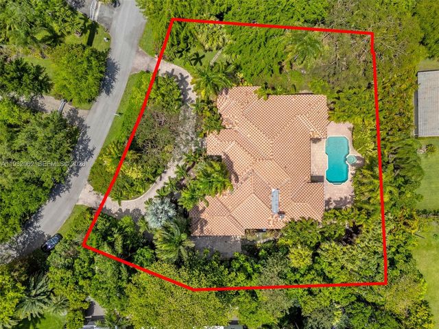 11825 S Mitchell Manor Cir, Pinecrest, FL 33156