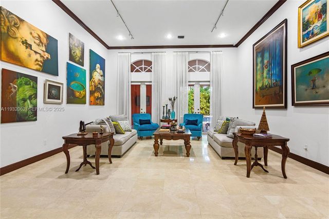 11825 S Mitchell Manor Cir, Pinecrest, FL 33156