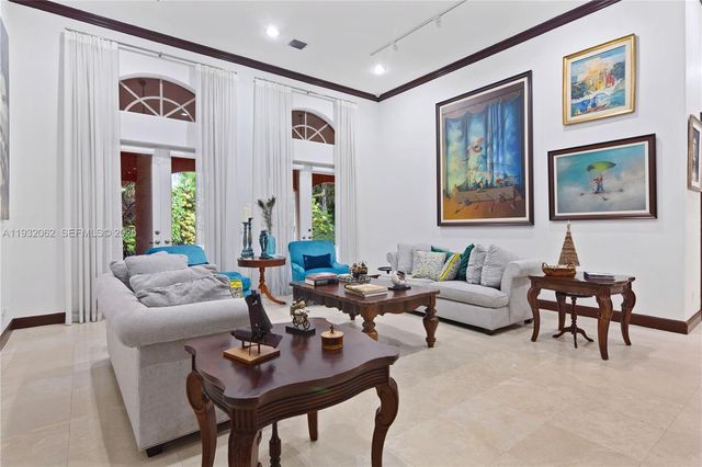 11825 S Mitchell Manor Cir, Pinecrest, FL 33156