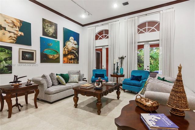 11825 S Mitchell Manor Cir, Pinecrest, FL 33156