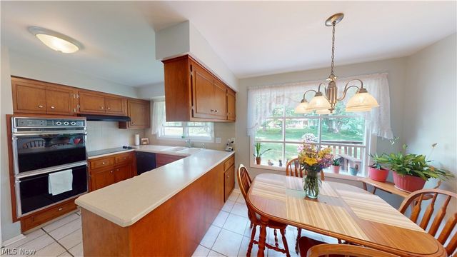 9563 Whitewood Road, Brecksville, OH 44141