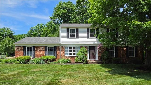 9563 Whitewood Road, Brecksville, OH 44141