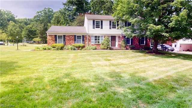 9563 Whitewood Road, Brecksville, OH 44141