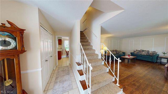 9563 Whitewood Road, Brecksville, OH 44141