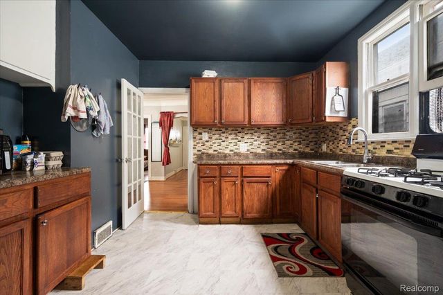 12660 Gallagher Street, Hamtramck, MI 48212