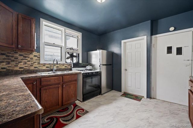 12660 Gallagher Street, Hamtramck, MI 48212