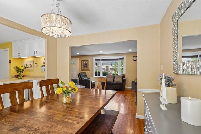 35 Westgate Rd, Framingham, MA 01701