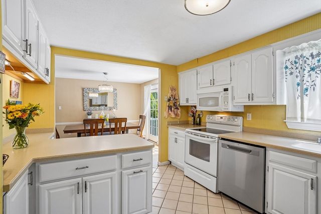 35 Westgate Rd, Framingham, MA 01701