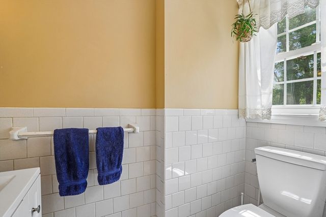 35 Westgate Rd, Framingham, MA 01701
