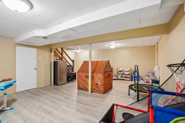 35 Westgate Rd, Framingham, MA 01701