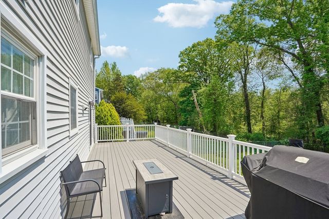 35 Westgate Rd, Framingham, MA 01701