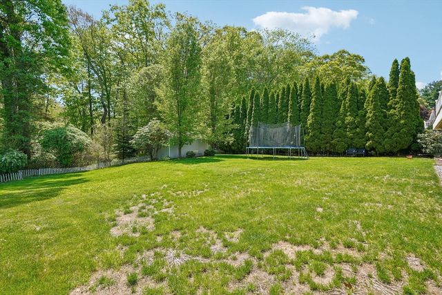 35 Westgate Rd, Framingham, MA 01701