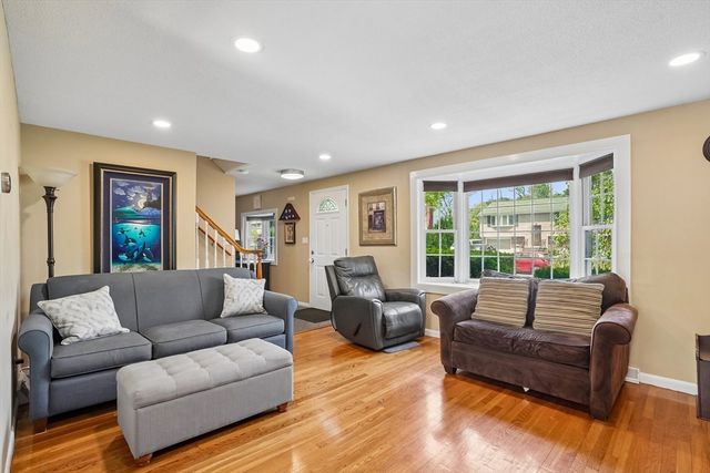 35 Westgate Rd, Framingham, MA 01701