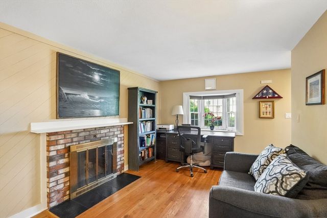 35 Westgate Rd, Framingham, MA 01701