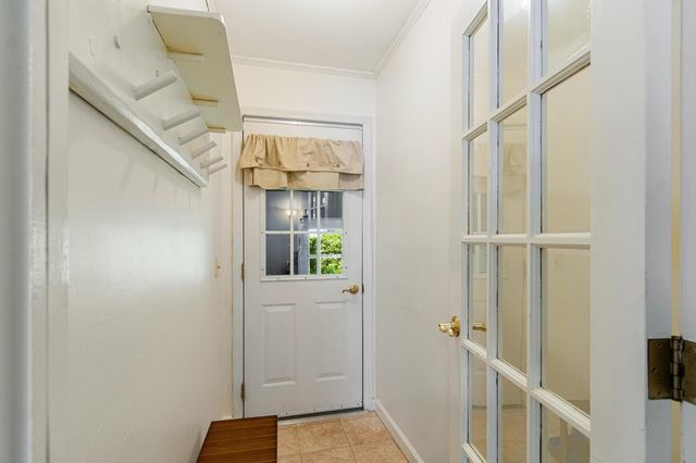 1 Hiawatha Avenue, Essex Junction, VT 05452