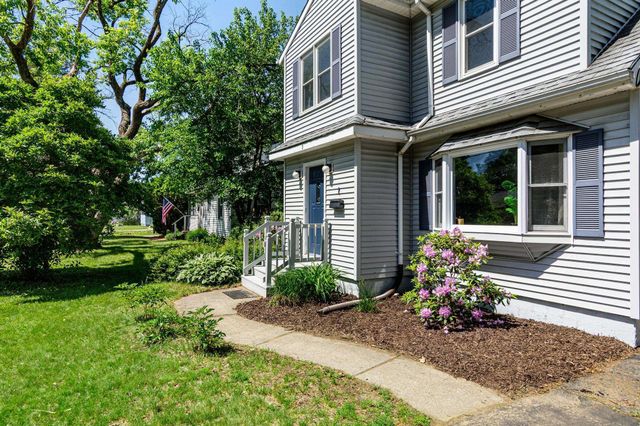 1 Hiawatha Avenue, Essex Junction, VT 05452