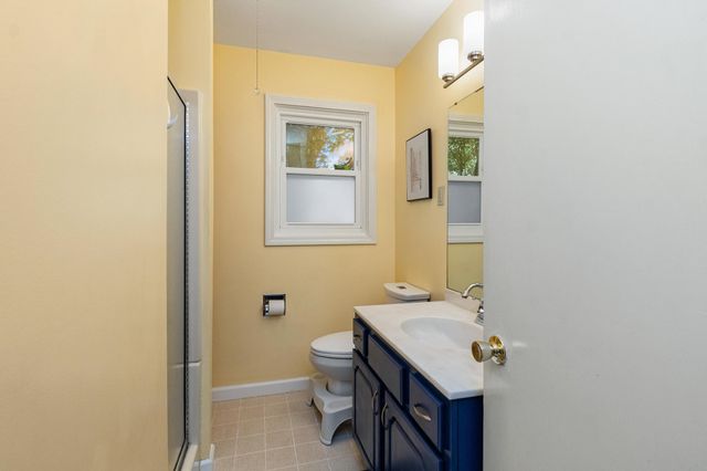 1 Hiawatha Avenue, Essex Junction, VT 05452