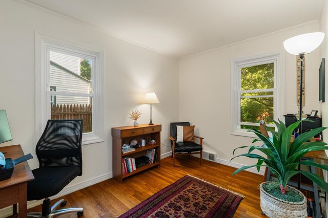 1 Hiawatha Avenue, Essex Junction, VT 05452