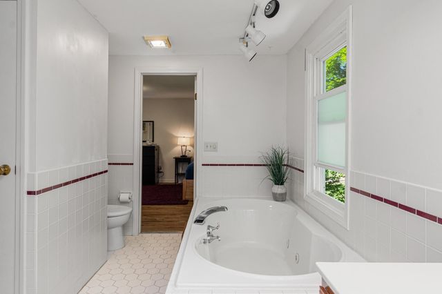 1 Hiawatha Avenue, Essex Junction, VT 05452
