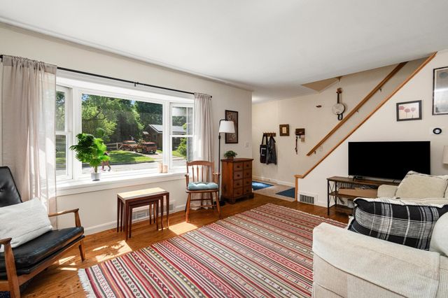 1 Hiawatha Avenue, Essex Junction, VT 05452