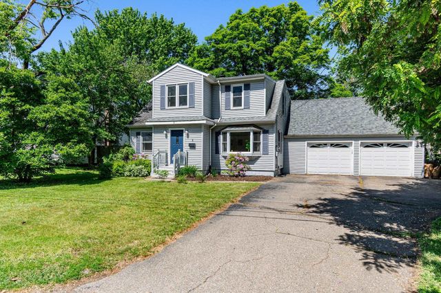 1 Hiawatha Avenue, Essex Junction, VT 05452