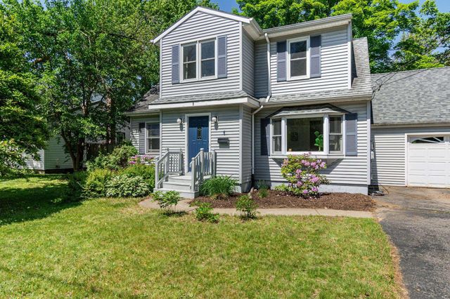1 Hiawatha Avenue, Essex Junction, VT 05452