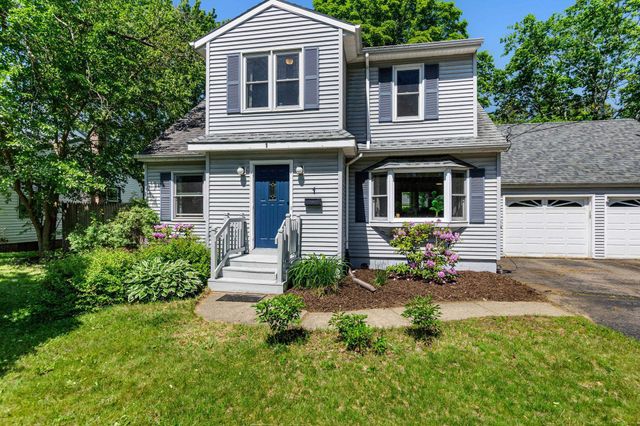 1 Hiawatha Avenue, Essex Junction, VT 05452