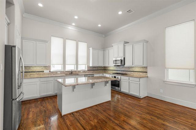 2123 Mcilhenny St Street, Houston, TX 77004